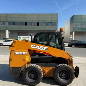 MINI PALA CARGADORA CASE SR210