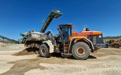 Hormicasa Canteras apuesta por la cargadora Develon DL420-7